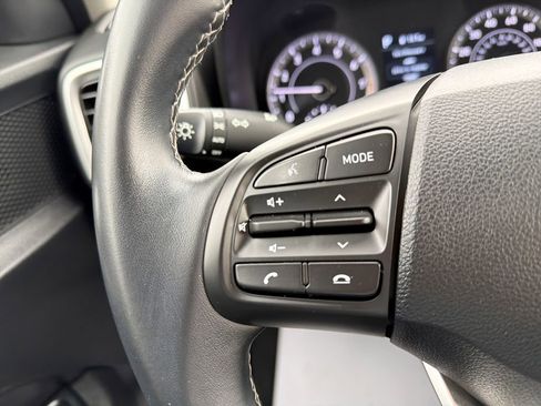 Certified 2022 Hyundai Venue SEL image 21