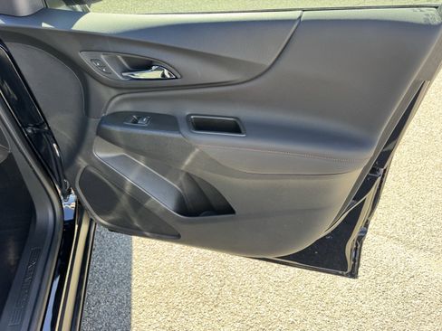 Used 2023 Chevrolet Equinox RS image 14