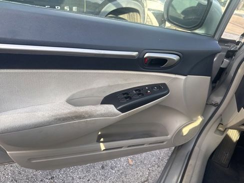 Used 2006 Honda Civic Hybrid Sedan image 12