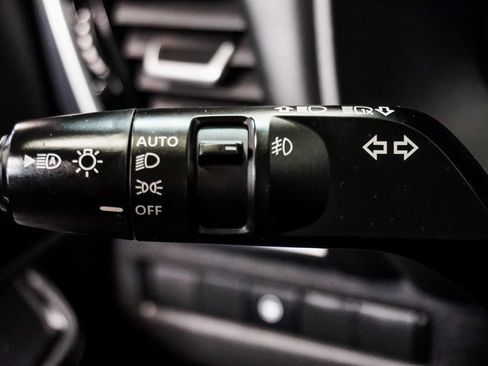 Used 2022 Nissan Rogue SL w/ SL Premium Package image 34