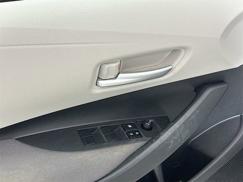 Used 2020 Toyota Corolla L image 21