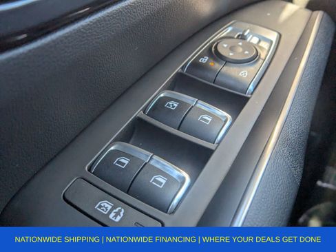 Used 2025 Kia Sorento S image 33