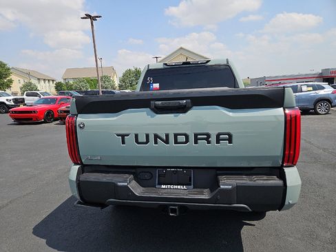 Used 2025 Toyota Tundra SR5 w/ SR5 Convenience Package AWD/4WD image 4