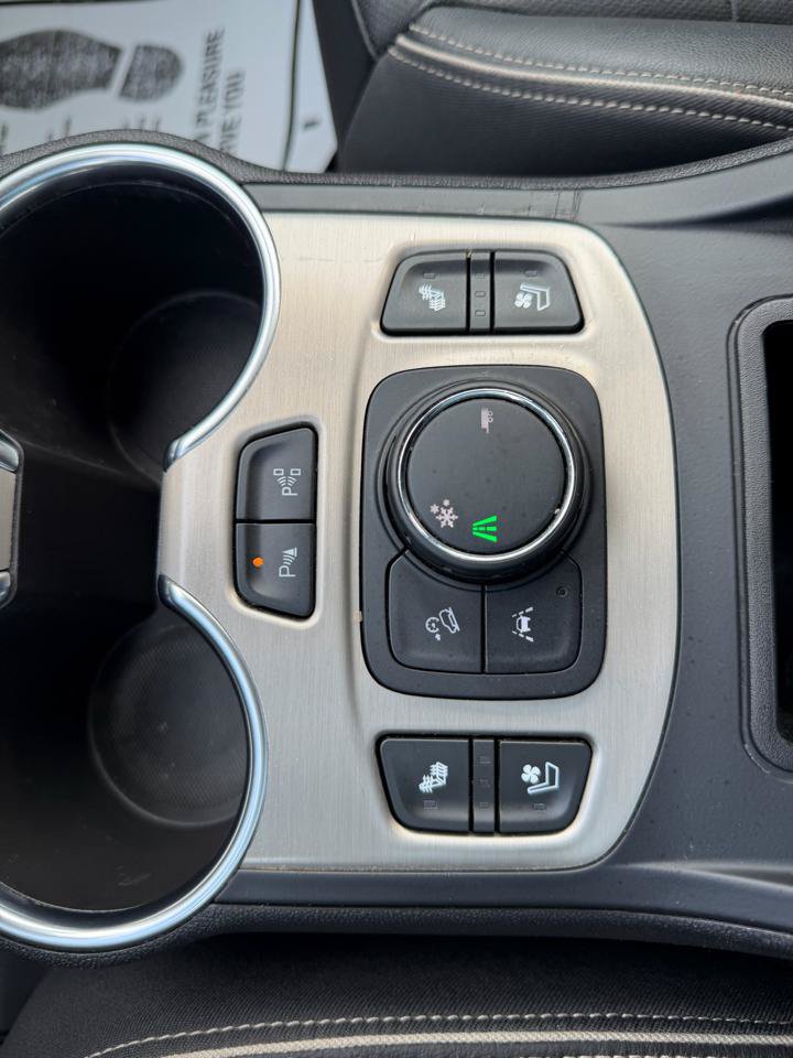 Used 2020 GMC Terrain Denali w/ Denali Premium Package FWD image 29