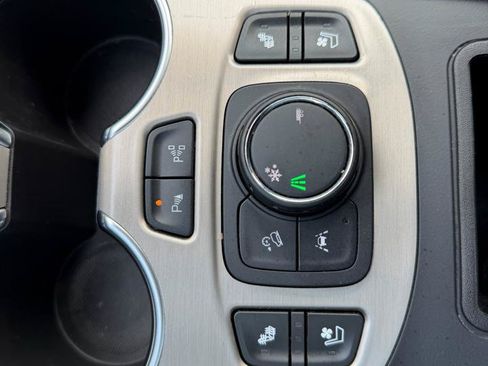 Used 2020 GMC Terrain Denali w/ Denali Premium Package FWD image 29