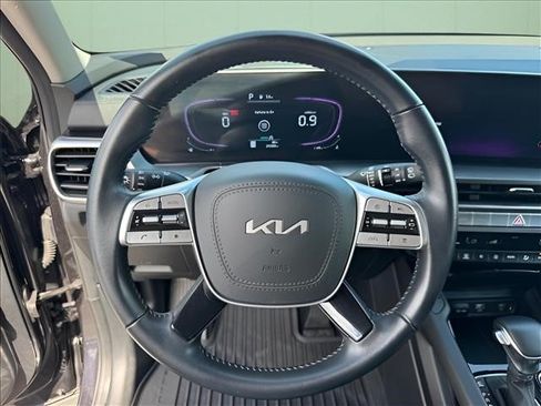 Used 2025 Kia Telluride S FWD image 26