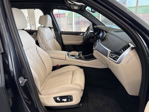 Used 2022 BMW X5 xDrive40i w/ M Sport Package image 51