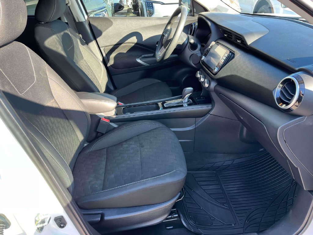 Used 2024 Nissan Kicks SV FWD image 12