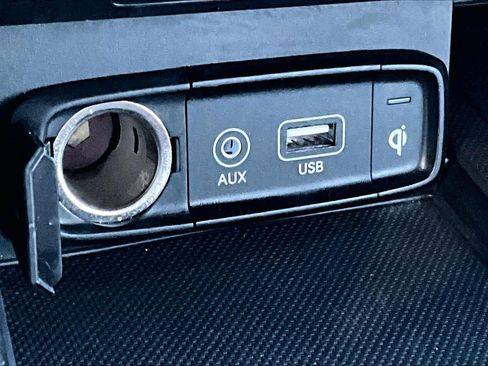 Used 2020 Genesis G70 2.0T w/ Prestige Package image 35