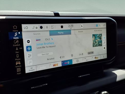 New 2025 Jeep Gladiator Sport w/ Premium Package image 13