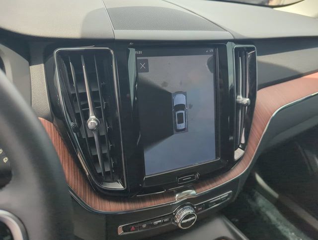 Used 2023 Volvo XC60 B5 Plus w/ Climate Package FWD image 26