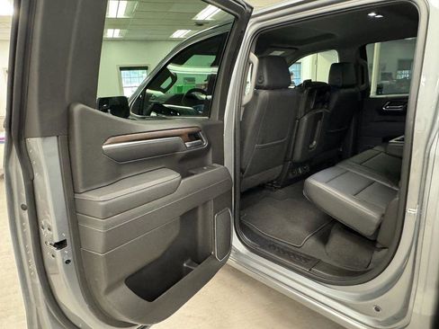 Used 2025 GMC Sierra 1500 SLT AWD/4WD image 17