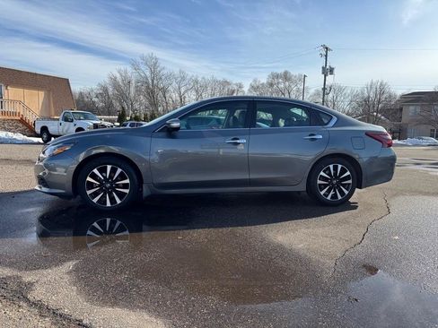 Used 2018 Nissan Altima 2.5 SL w/ 2.5 SL Technology Package image 9