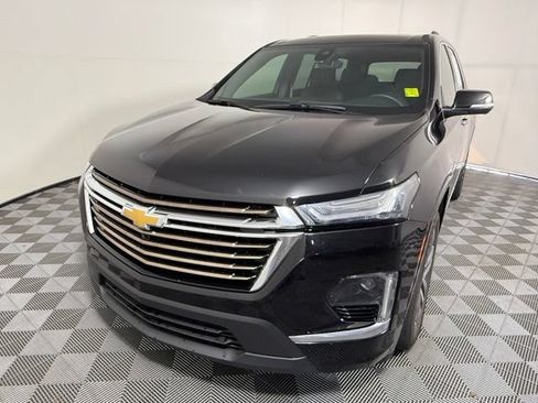Used 2023 Chevrolet Traverse High Country FWD image 2