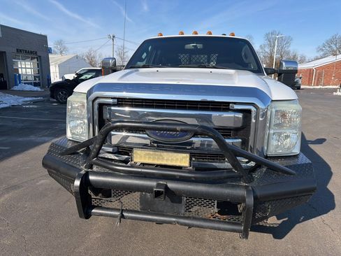 Used 2015 Ford F350 Lariat w/ Chrome Package image 8