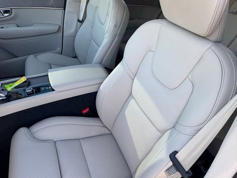 New 2026 Volvo XC90 B6 Ultra w/ Lounge Package image 17