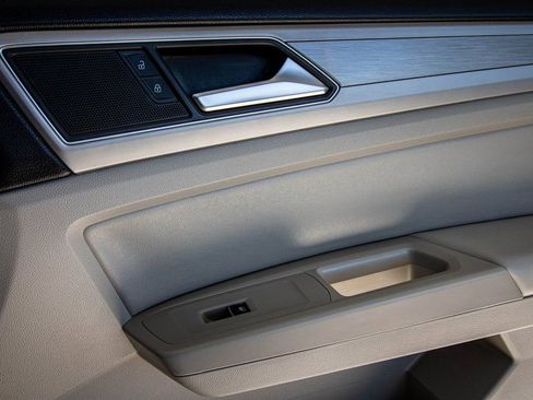 Used 2018 Volkswagen Atlas SE image 42