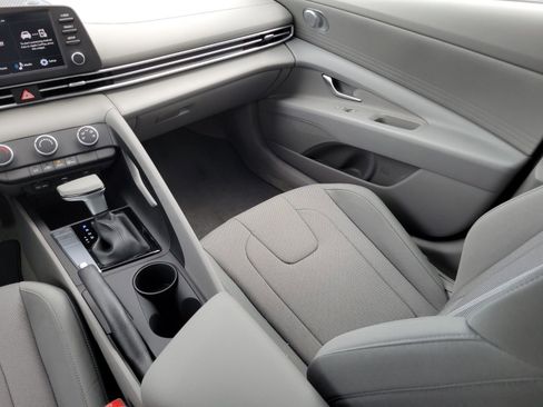 New 2026 Hyundai Elantra SE FWD image 15