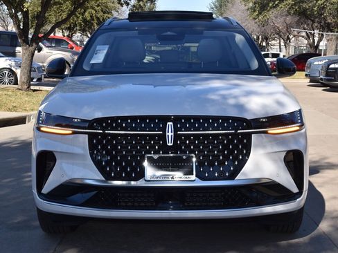 New 2026 Lincoln Nautilus Reserve image 2