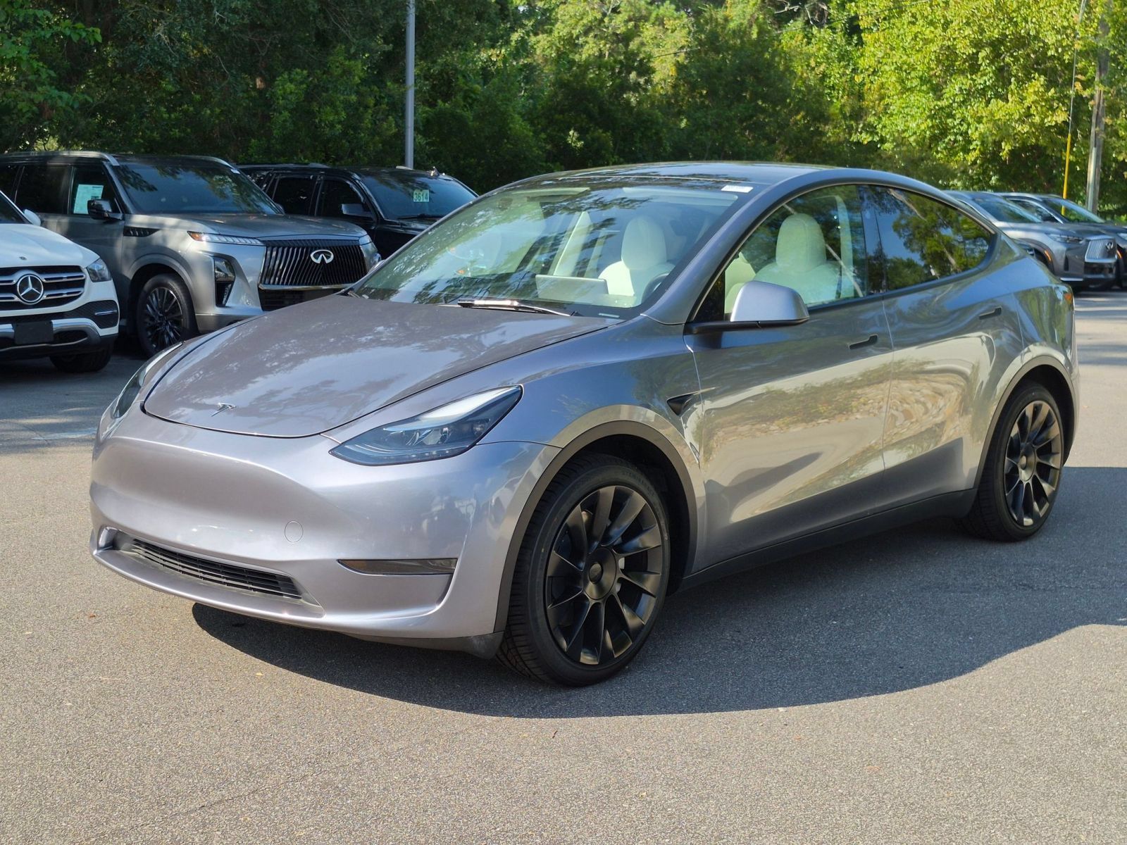 Used 2025 Tesla Model Y Long Range RWD image 7