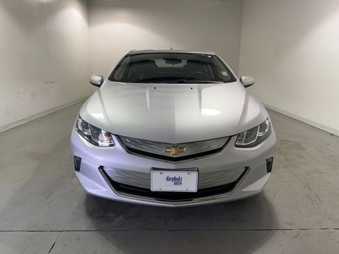 Used 2017 Chevrolet Volt LT w/ Comfort Package FWD image 2