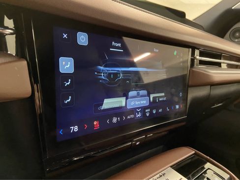 Used 2025 Lincoln Navigator L Reserve image 33