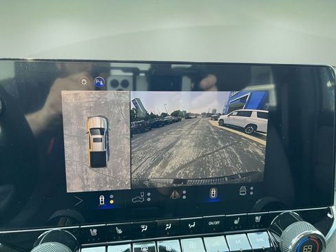 New 2025 Chevrolet Colorado ZR2 w/ Technology Package image 14