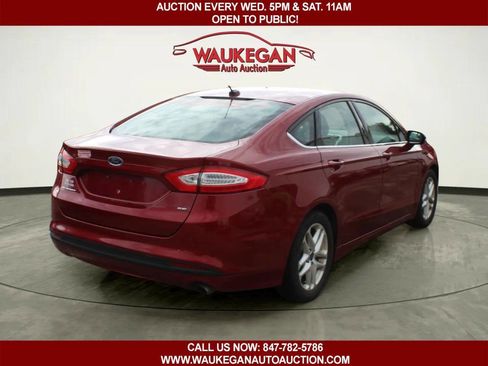 Used 2014 Ford Fusion SE FWD image 3