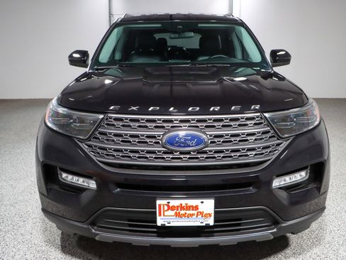 Used 2023 Ford Explorer XLT w/ Equipment Group 202A image 4
