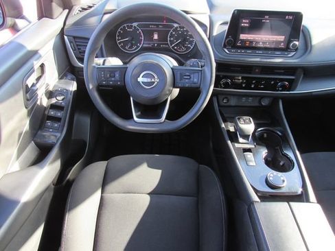 Used 2024 Nissan Rogue S AWD/4WD image 18