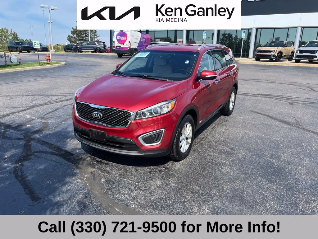 Used 2017 Kia Sorento AWD w/ LX Convenience Package image 2