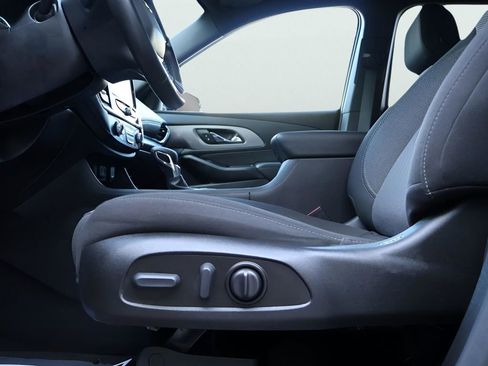 Used 2023 Chevrolet Traverse LT image 41