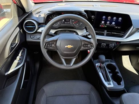Used 2026 Chevrolet Trax LS FWD image 21