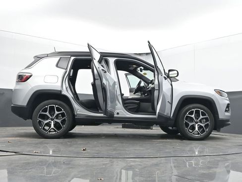 Used 2025 Jeep Compass Limited AWD/4WD image 77