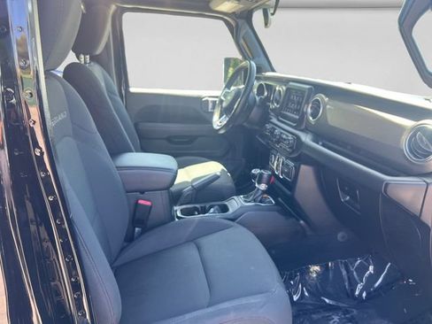Used 2021 Jeep Gladiator Overland AWD/4WD image 16