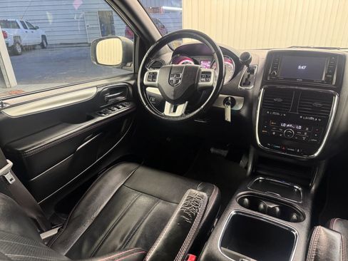 Used 2019 Dodge Grand Caravan GT image 16