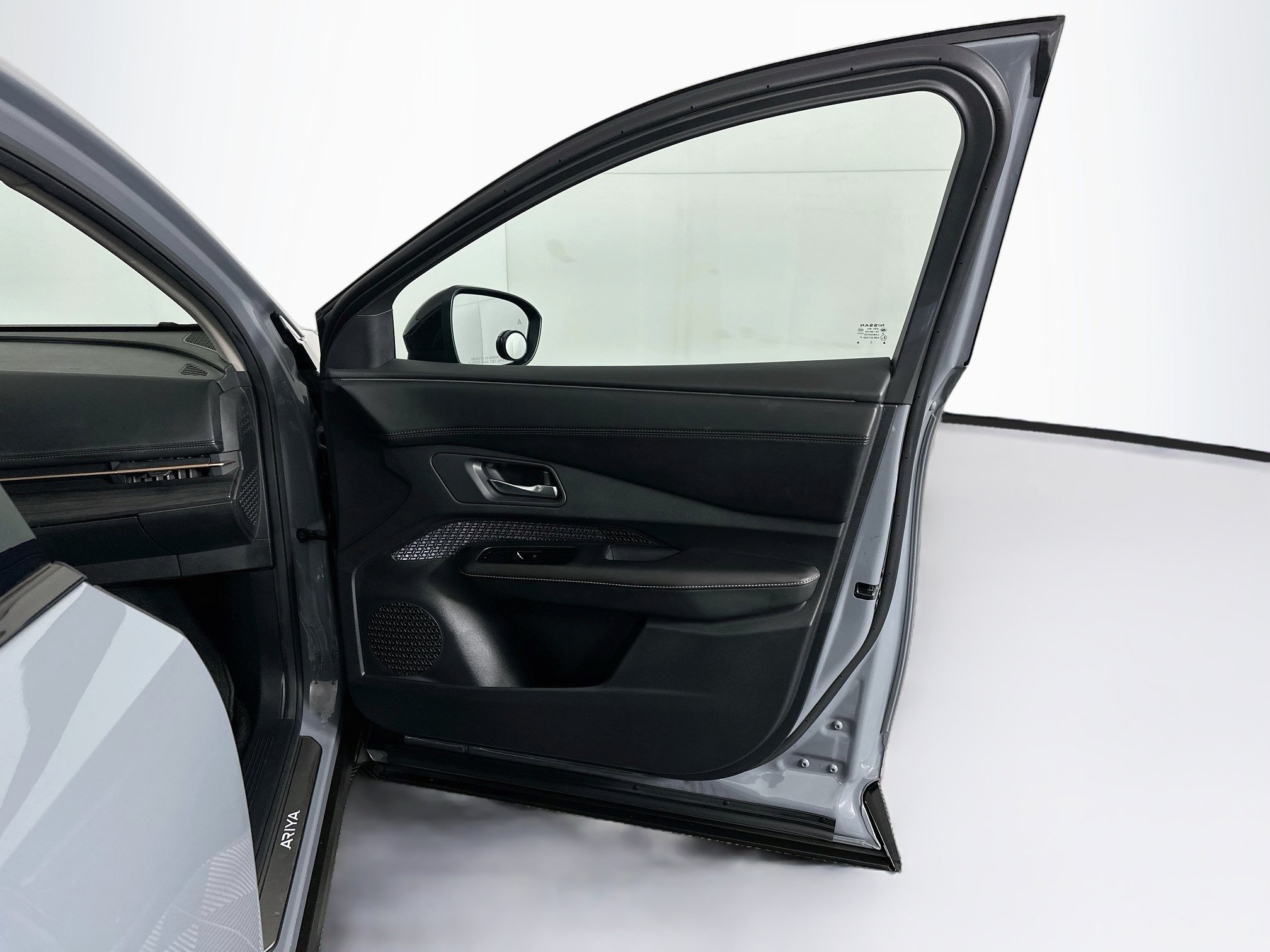 Used 2023 Nissan Ariya FWD image 35