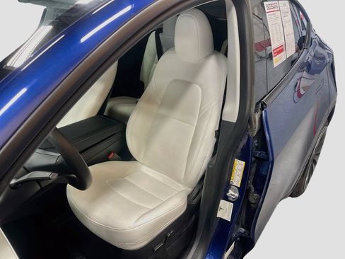 Used 2023 Tesla Model Y Long Range AWD/4WD image 18