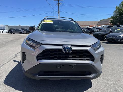 Certified 2022 Toyota RAV4 LE AWD/4WD image 5