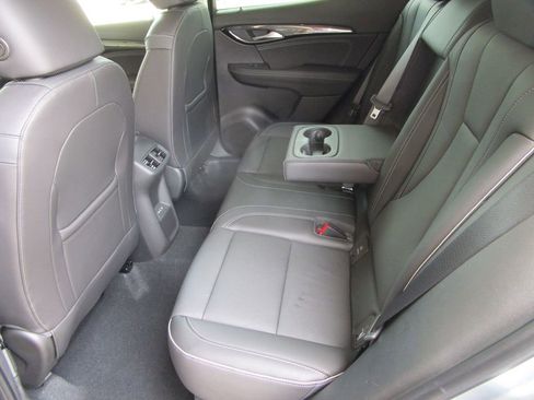 Used 2023 Buick Envision Essence AWD/4WD image 17