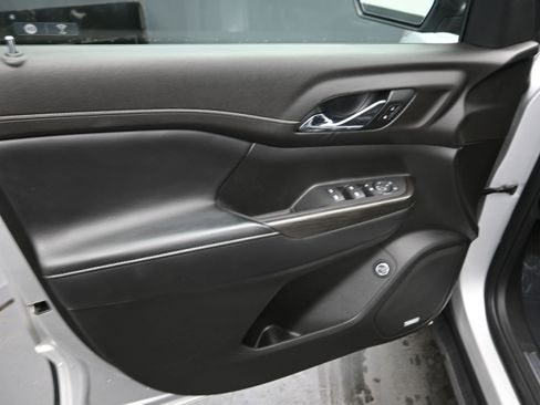 Used 2019 GMC Acadia SLT image 11