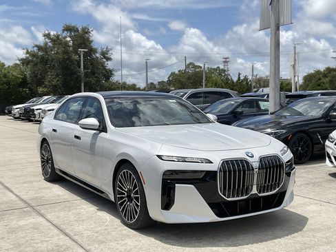 New 2026 BMW 740i w/ Executive Package RWD image 1