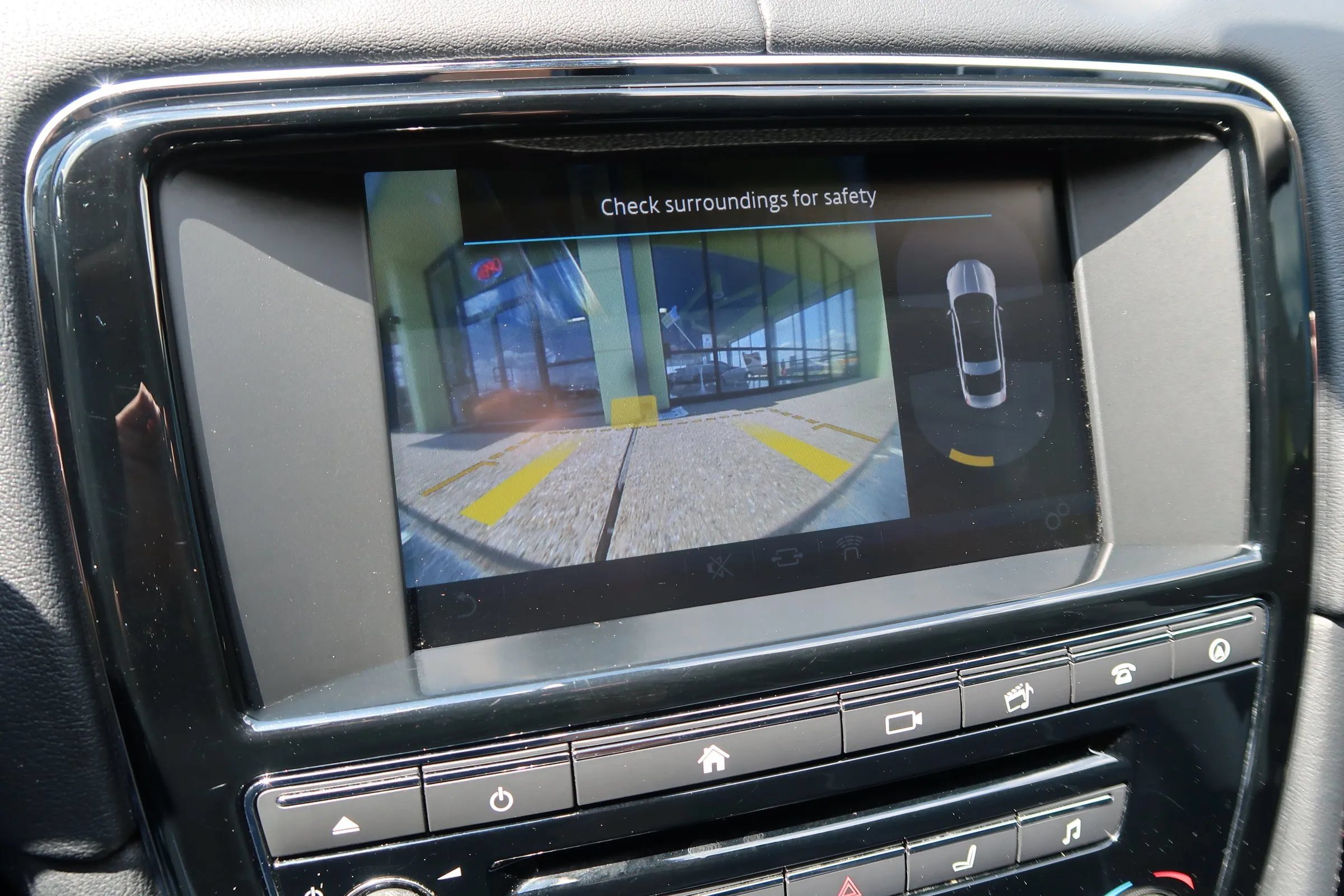 Used 2017 Jaguar XJ R-Sport RWD image 29