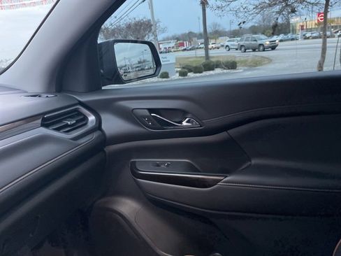 Used 2023 GMC Acadia AT4 w/ Technology Package image 31