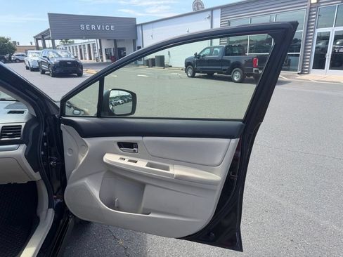 Used 2014 Subaru Crosstrek 2.0i Premium AWD/4WD image 25