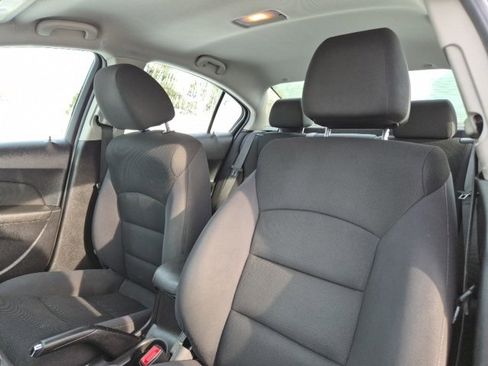 Used 2016 Chevrolet Cruze LT w/ Technology Package image 15