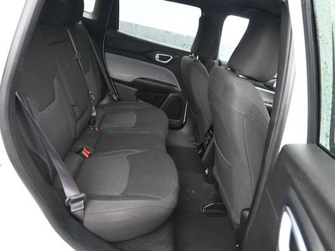 Used 2023 Jeep Compass Sport AWD/4WD image 7