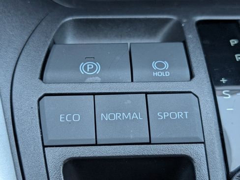 Used 2024 Toyota RAV4 XLE Premium image 22