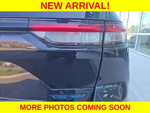 Used 2022 Jeep Grand Cherokee Trailhawk w/ Luxury Tech Group III image 10