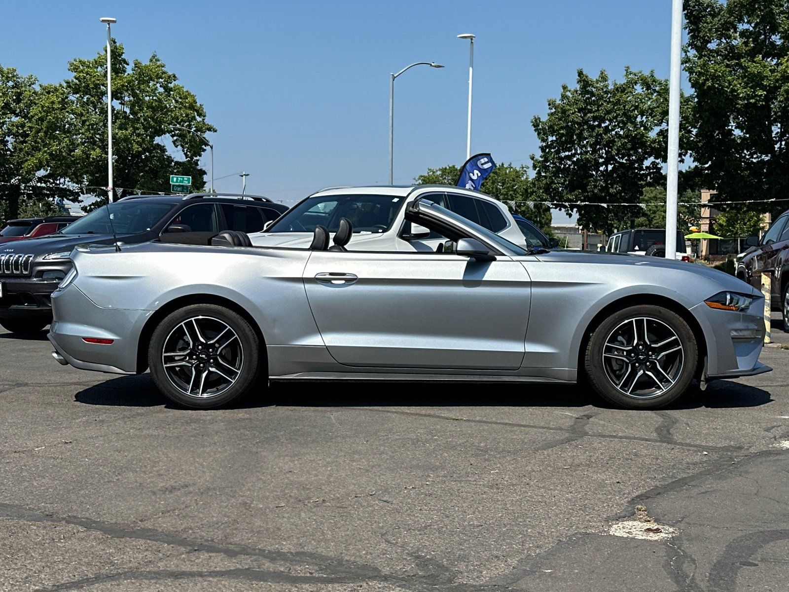 Used 2023 Ford Mustang Premium RWD image 3